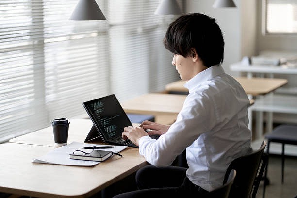 業務システム の クラウド 化とは? | SIA株式会社 - システム開発 Webシステム開発 iOSアプリ開発 業務システム の クラウド 化とは?